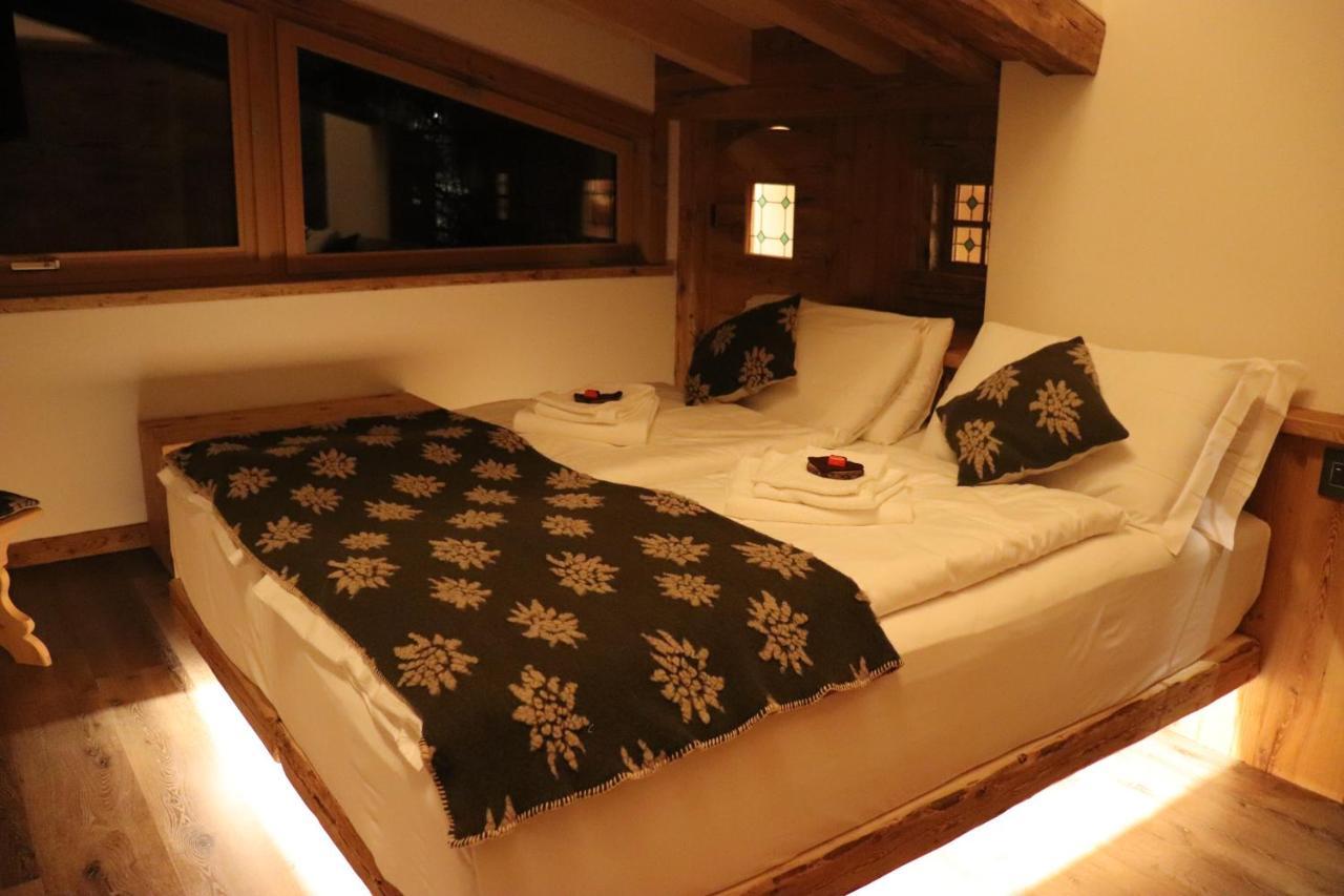 Hotel Ciasa Lorenzi كورتينا دامبيتزو المظهر الخارجي الصورة