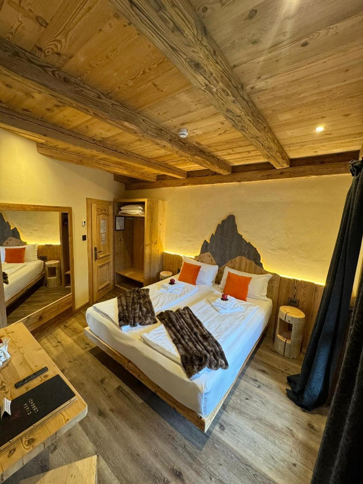 Hotel Ciasa Lorenzi كورتينا دامبيتزو المظهر الخارجي الصورة