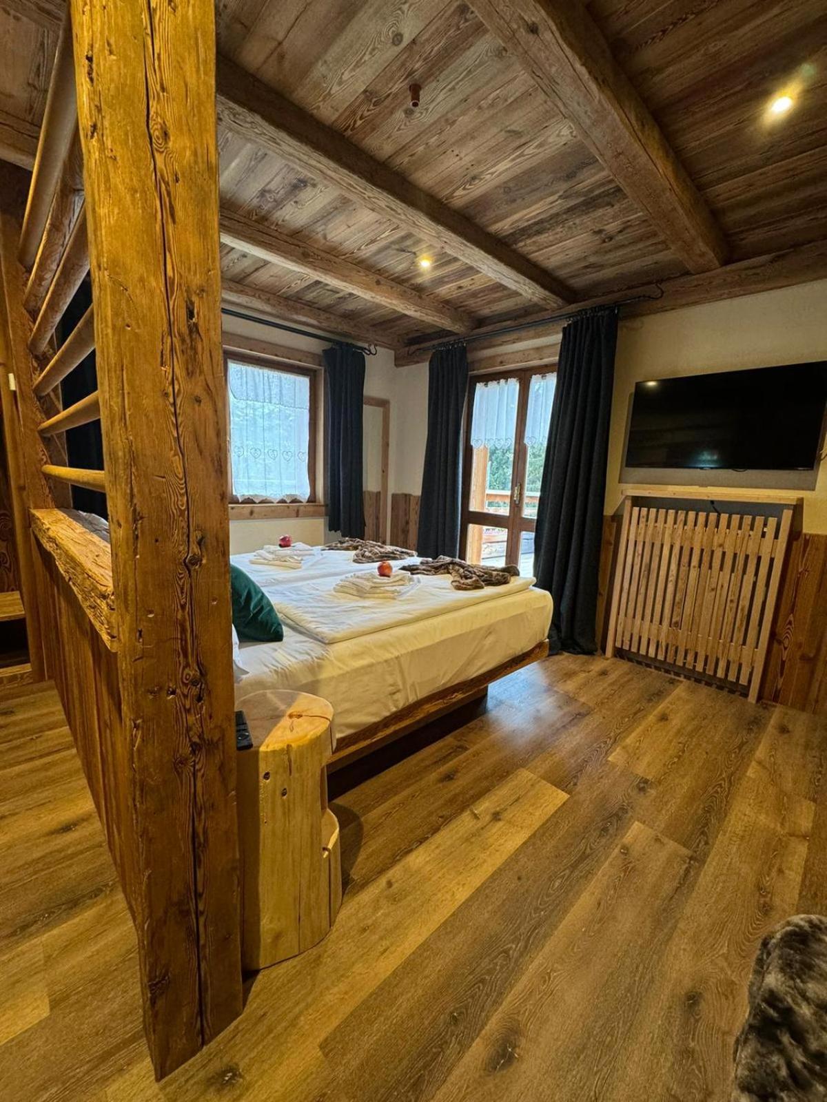 Hotel Ciasa Lorenzi كورتينا دامبيتزو المظهر الخارجي الصورة